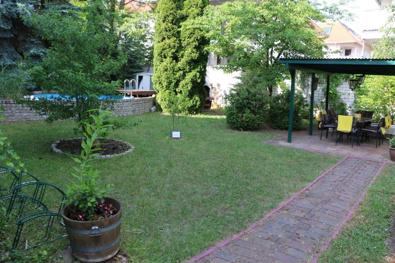 Hotel Attache Raunheim Exteriör bild