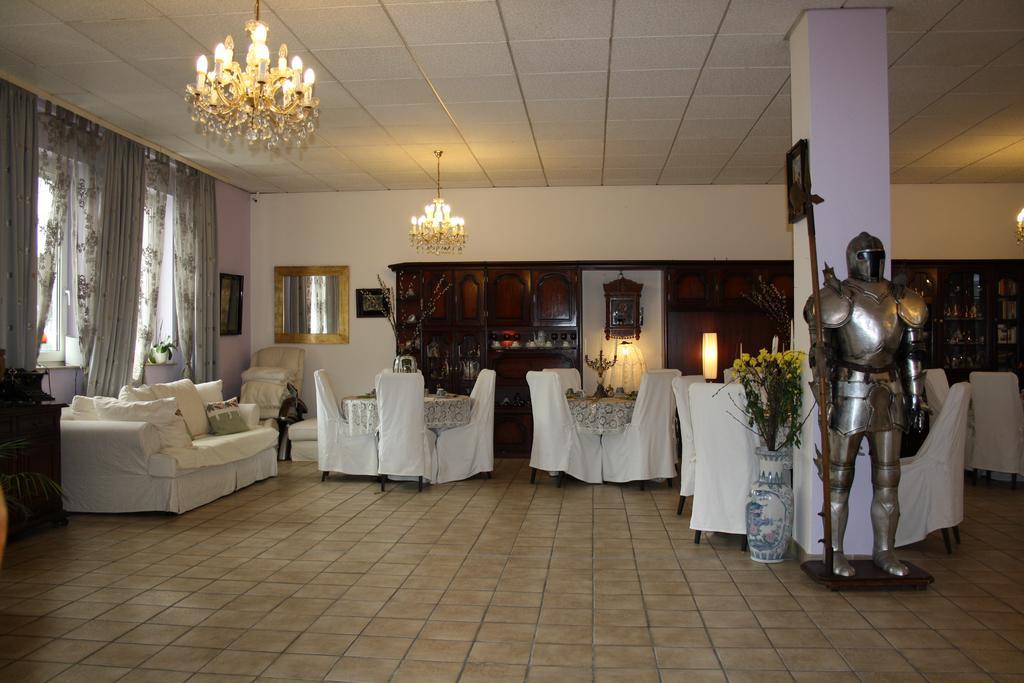 Hotel Attache Raunheim Exteriör bild