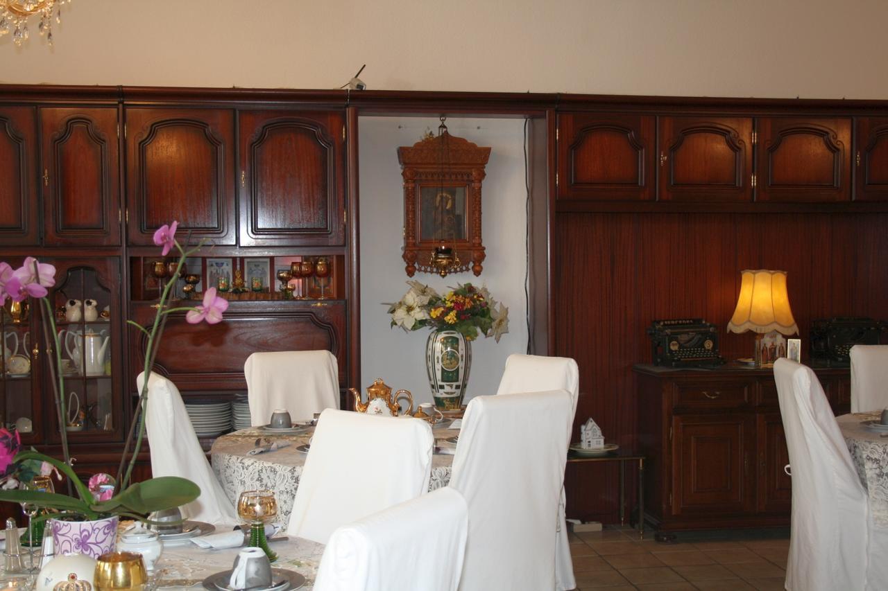 Hotel Attache Raunheim Exteriör bild
