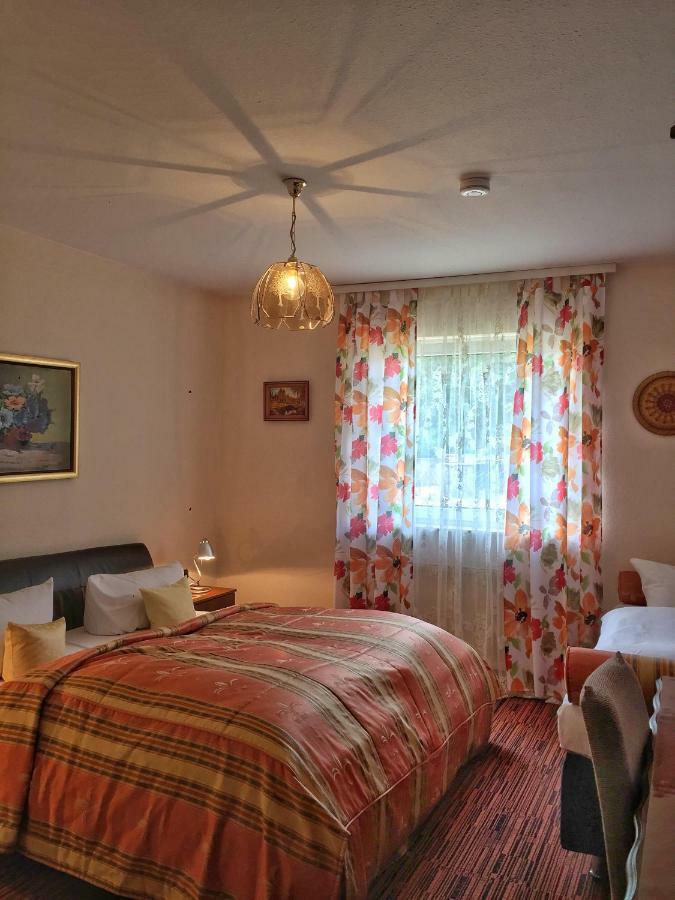 Hotel Attache Raunheim Exteriör bild
